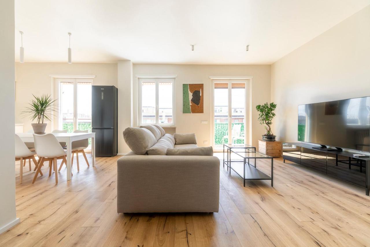 La Dolce Vita - Sunny Penthouse Trastevere Station 100Sqm Рим Екстер'єр фото