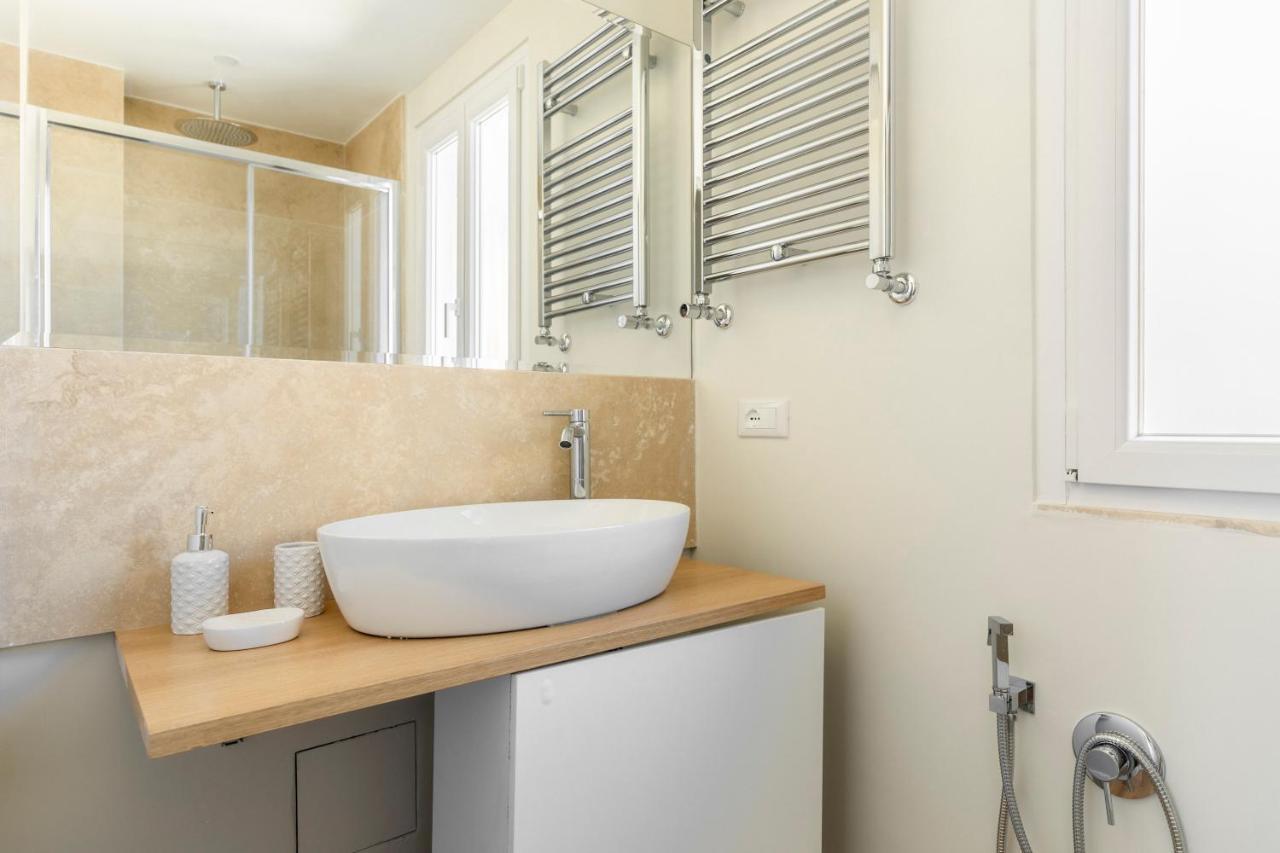 La Dolce Vita - Sunny Penthouse Trastevere Station 100Sqm Рим Екстер'єр фото