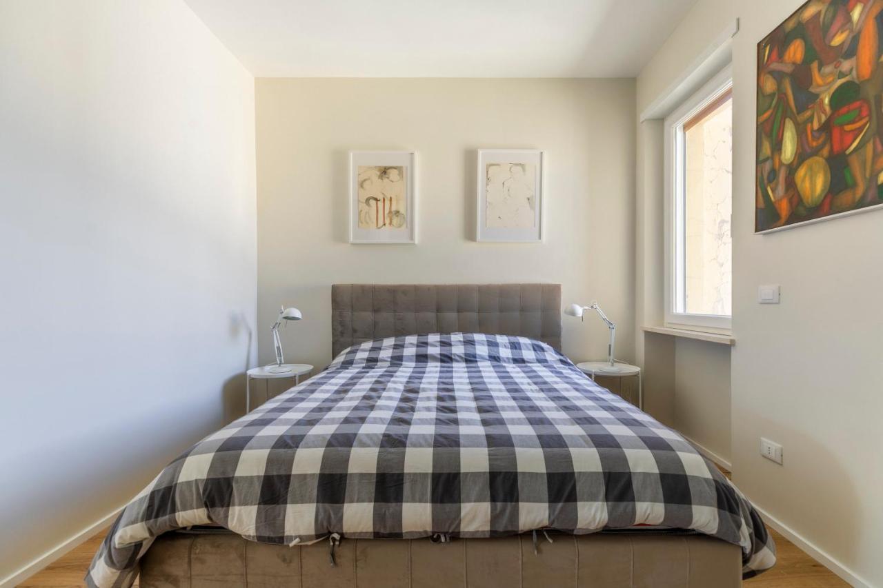 La Dolce Vita - Sunny Penthouse Trastevere Station 100Sqm Рим Екстер'єр фото
